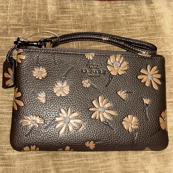 Coach wristlet - Picture 6 of 12